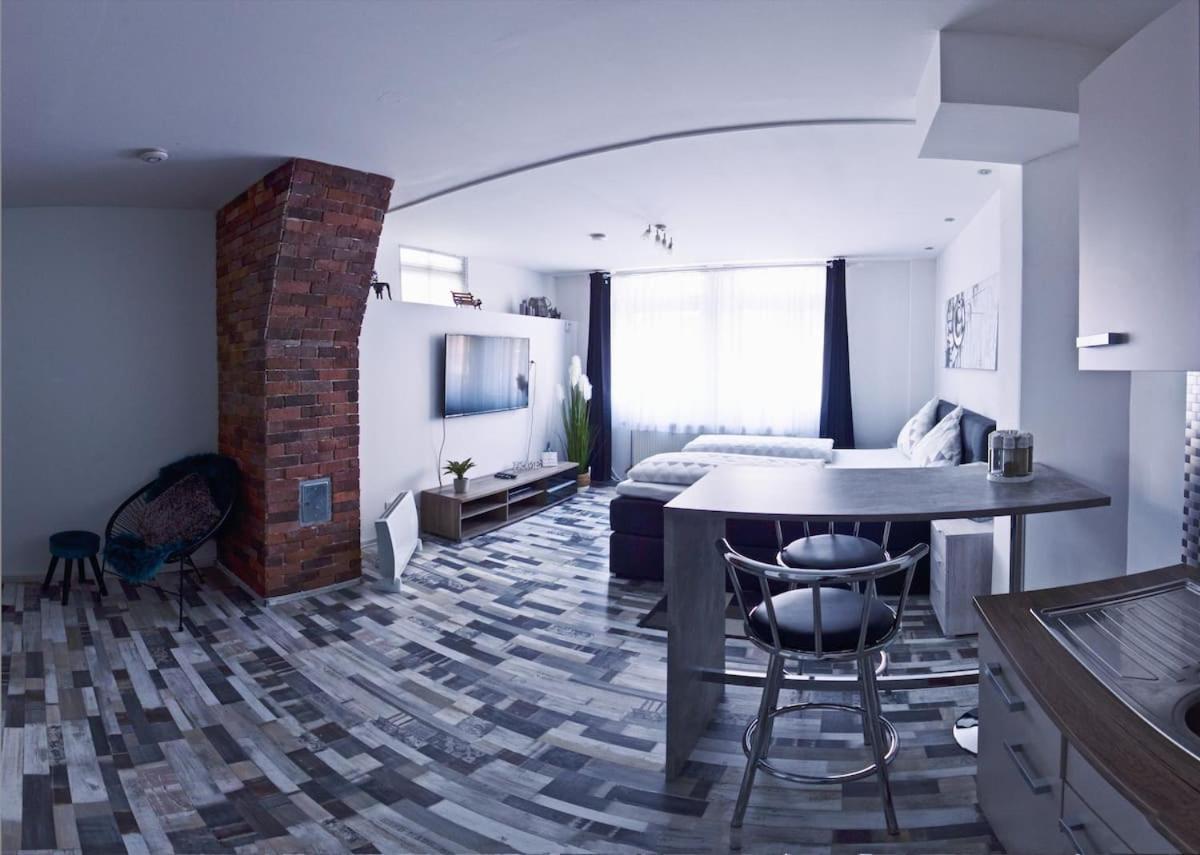 Moderne Wohnung Schwarzwald - In Bester Lage Direkt Am Fluss Бад-Вильдбад Экстерьер фото